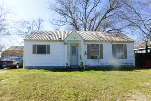 308 E East South St, Weimar, TX 78962 - Photo 1