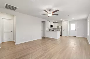 6425 Winter Elm St, Houston, TX 77048 - Photo 3