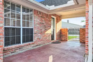 3910 Cypress Point Dr, Beaumont, TX 77707 - Photo 11