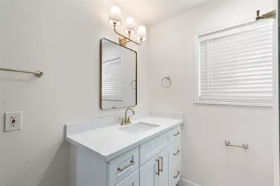 907 Avenue B, Sweeny, TX 77480 - Photo 21