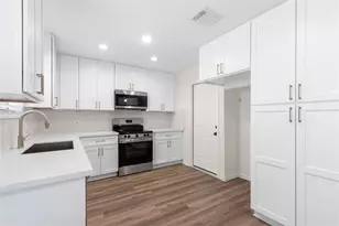 907 Avenue B, Sweeny, TX 77480 - Photo 11