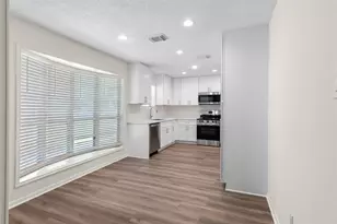 907 Avenue B, Sweeny, TX 77480 - Photo 9