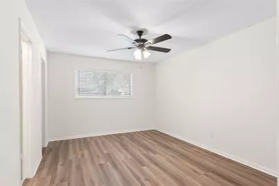 907 Avenue B, Sweeny, TX 77480 - Photo 15