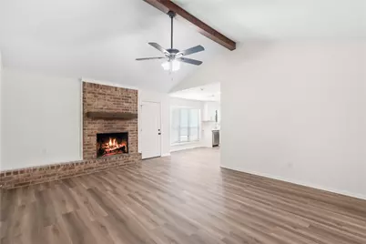 907 Avenue B, Sweeny, TX 77480 - Photo 5