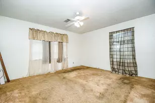 5942 Pershing St, Houston, TX 77033 - Photo 11