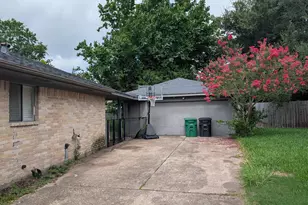 9915 Vera Jean Ct, Houston, TX 77088 - Photo 3