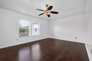 2735 Woodridge Manor Dr, Houston, TX 77087 - Photo 19
