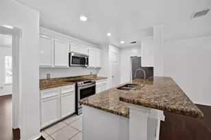 2735 Woodridge Manor Dr, Houston, TX 77087 - Photo 15