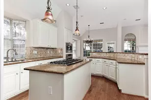 99 N Summer Cloud Dr, The Woodlands, TX 77381 - Photo 13