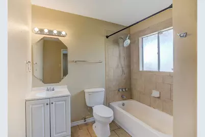 5139 Bungalow Lane, Houston, TX 77048 - Photo 11