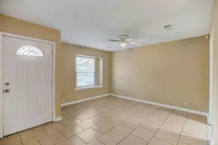 5139 Bungalow Ln, Houston, TX 77048 - Photo 3