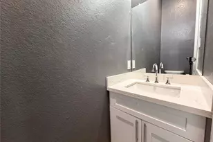 4704 Ward St, Houston, TX 77021 - Photo 9