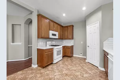 15826 Shoreline Terrace Drive, Houston, TX 77044 - Photo 11