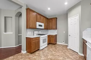 15826 Shoreline Terrace Dr, Houston, TX 77044 - Photo 11