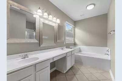 15826 Shoreline Terrace Drive, Houston, TX 77044 - Photo 17