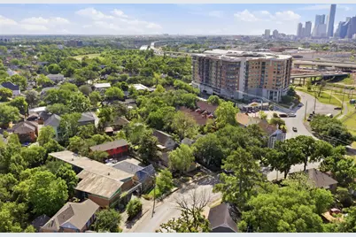 2424 White Oak Drive, Houston, TX 77009 - Photo 47