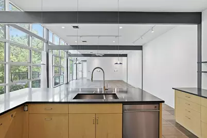 2424 White Oak Drive, Houston, TX 77009 - Photo 11