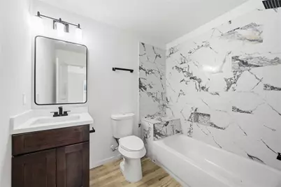 902 Ringold Street #A/B, Houston, TX 77088 - Photo 17