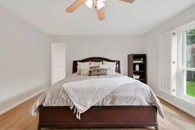 11718 Pecan Creek Drive, Houston, TX 77043 - Photo 23