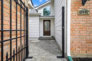 11718 Pecan Creek Dr, Houston, TX 77043 - Photo 3