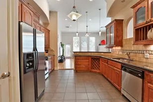 826 E 29th St, Houston, TX 77009 - Photo 9