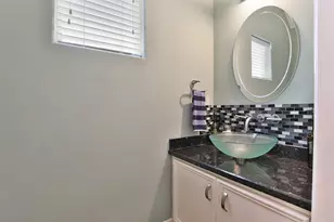 826 E 29th St, Houston, TX 77009 - Photo 13