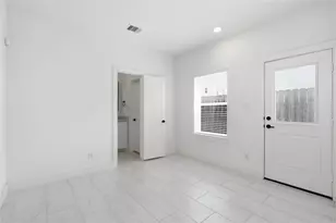 712 W Donovan St, Houston, TX 77091 - Photo 3