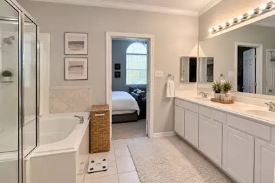 42 E Burberry Circle, The Woodlands, TX 77384 - Photo 7