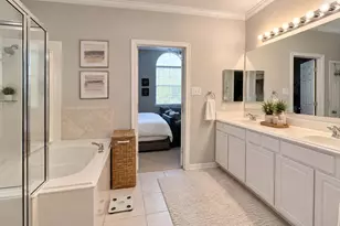 42 E Burberry Cir, The Woodlands, TX 77384 - Photo 7