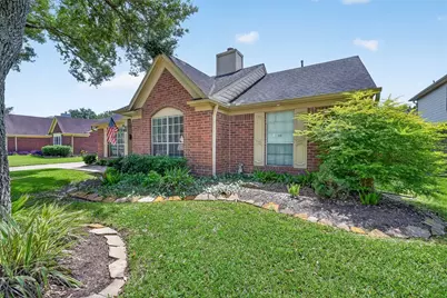 4004 S Dogwood  Street, Pearland, TX 77584 - Photo 3