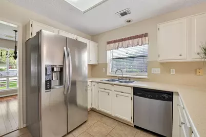 4004 S Dogwood  Street, Pearland, TX 77584 - Photo 17