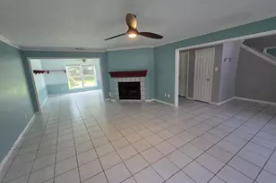2106 Cherry Hills Dr, League City, TX 77573 - Photo 3