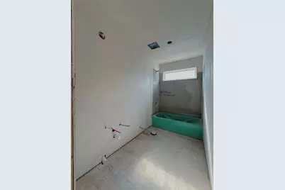 1421 Shadeland Drive, Houston, TX 77043 - Photo 11