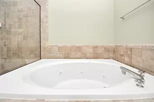 8715 Meadowcroft Dr, Houston, TX 77063 - Photo 21