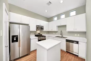 8715 Meadowcroft Dr, Houston, TX 77063 - Photo 9