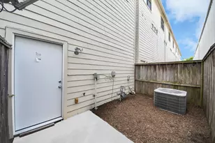 8715 Meadowcroft Dr, Houston, TX 77063 - Photo 29
