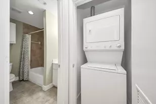 8715 Meadowcroft Dr, Houston, TX 77063 - Photo 29