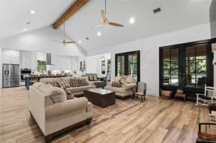 1216 S Hill St, Alvin, TX 77511 - Photo 5