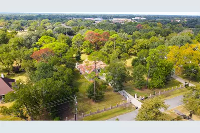 1216 S Hill Street, Alvin, TX 77511 - Photo 33