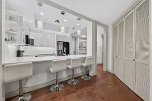 6000 Sugar Hill Dr, Houston, TX 77057 - Photo 7