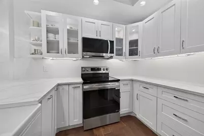 6000 Sugar Hill Drive #17, Houston, TX 77057 - Photo 9