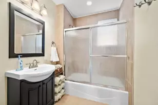 7004 Beau Terre St, Hitchcock, TX 77563 - Photo 7