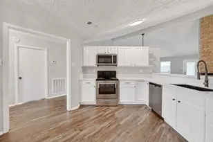 15806 Pfeiffer Dr, Houston, TX 77082 - Photo 11