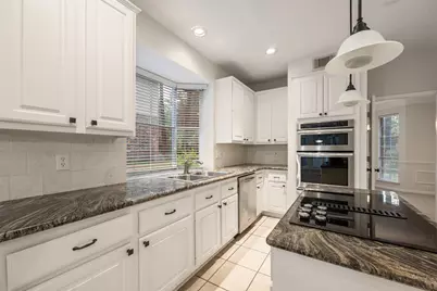 107 N Sunny Slope Circle, The Woodlands, TX 77381 - Photo 11