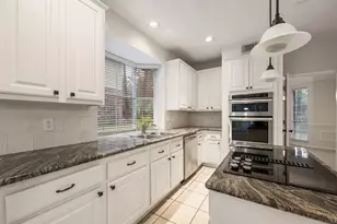 107 N Sunny Slope Cir, The Woodlands, TX 77381 - Photo 11