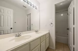 107 N Sunny Slope Cir, The Woodlands, TX 77381 - Photo 19