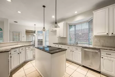 107 N Sunny Slope Circle, The Woodlands, TX 77381 - Photo 9