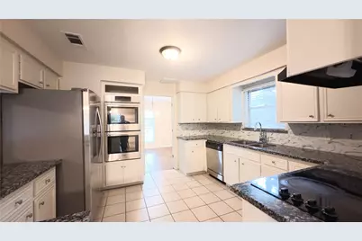 2027 Whispering Springs Drive, Spring, TX 77373 - Photo 9