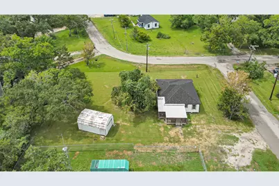 839 Yaupon Street, Clute, TX 77531 - Photo 3