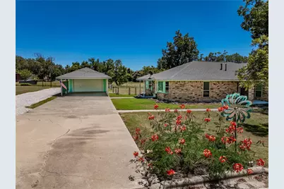 778 E Bellville Street, Giddings, TX 78942 - Photo 21